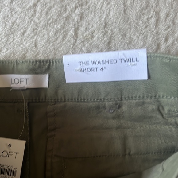 Ann Taylor Loft The Washed Twill Short 4” Green Army - Picture 4 of 6